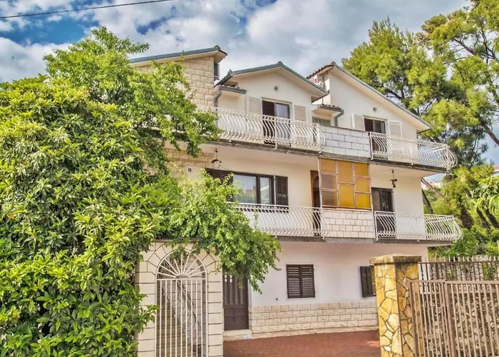 Vila Radic - Affordable Stay By The Beach