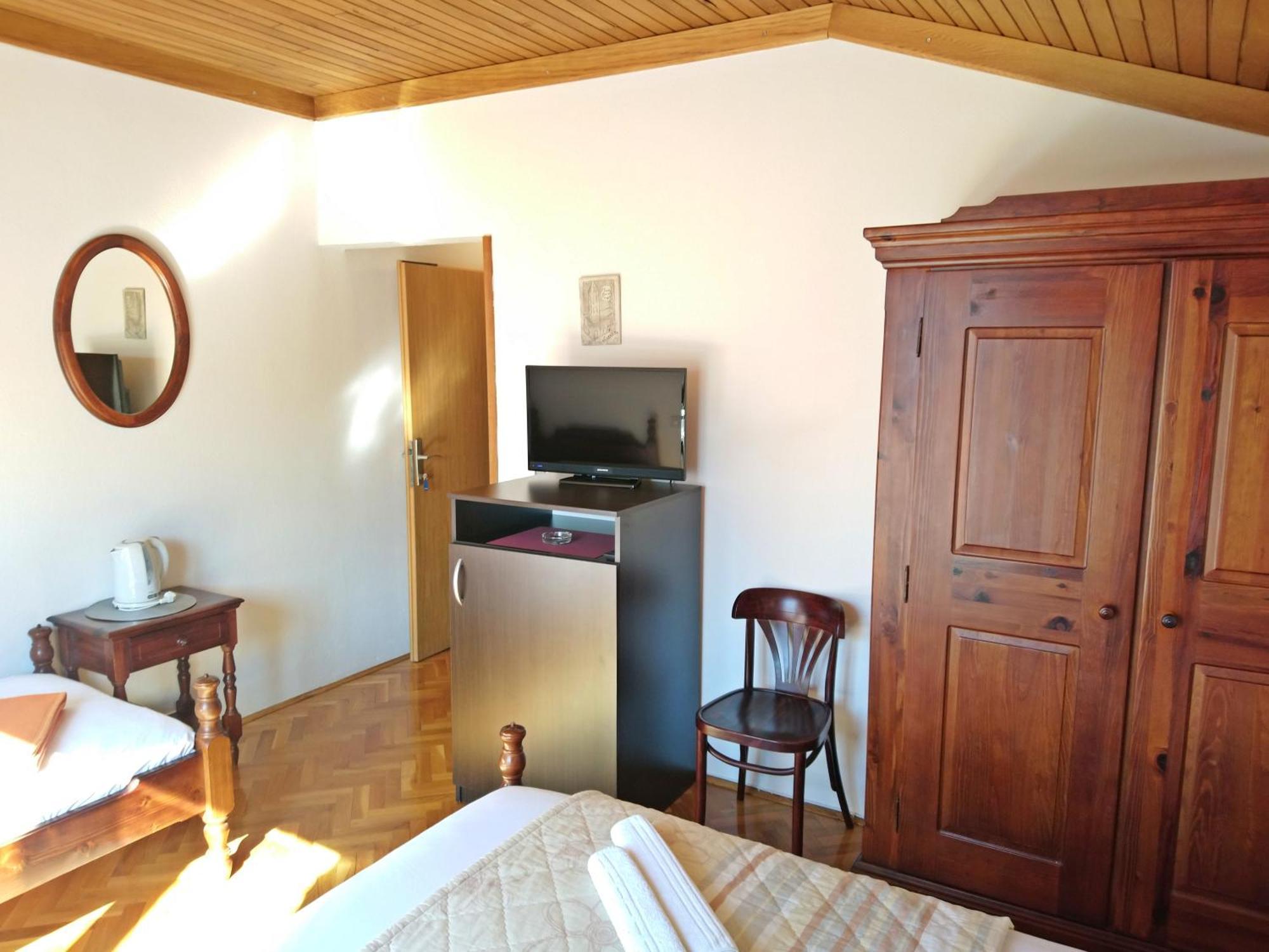 Radic - Affordable By The Apartma Trogir